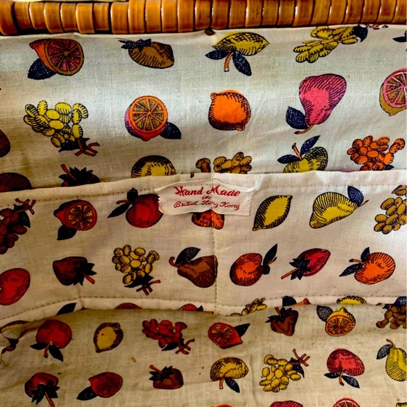 Vintage Handmade by British Hong Kong wicker clutch - Picture 2 of 3